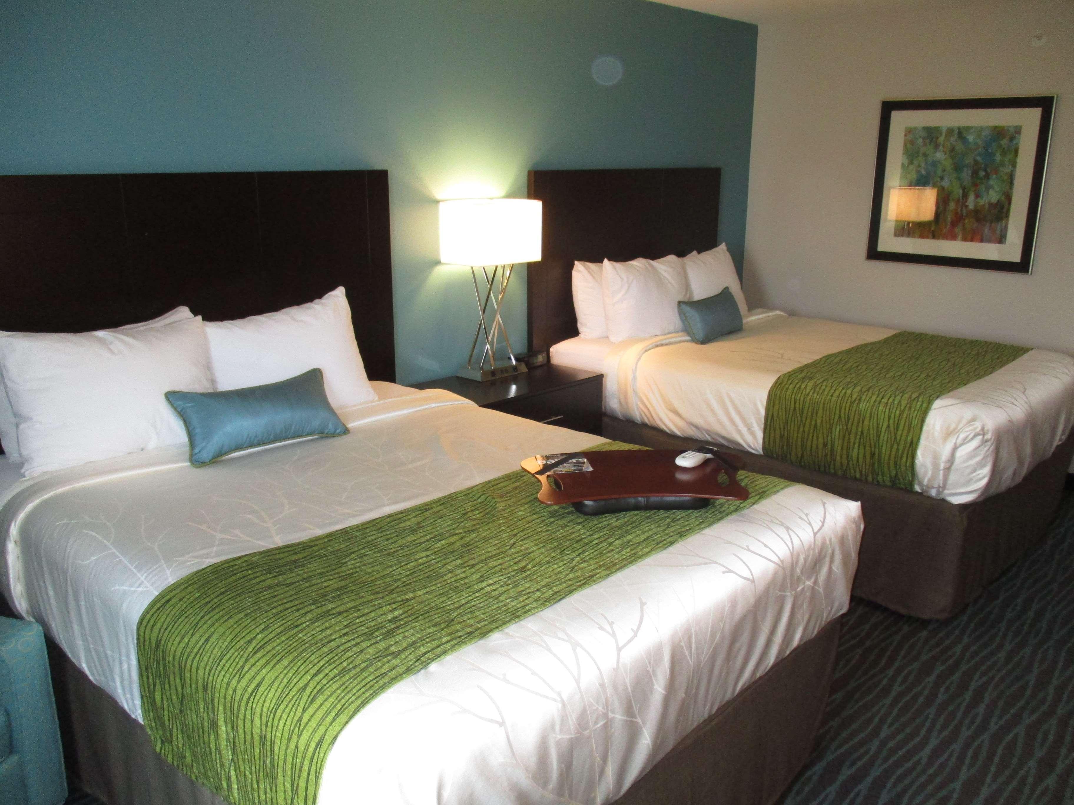 Ramada By Wyndham Burkburnett - Wichita Falls Exterior photo