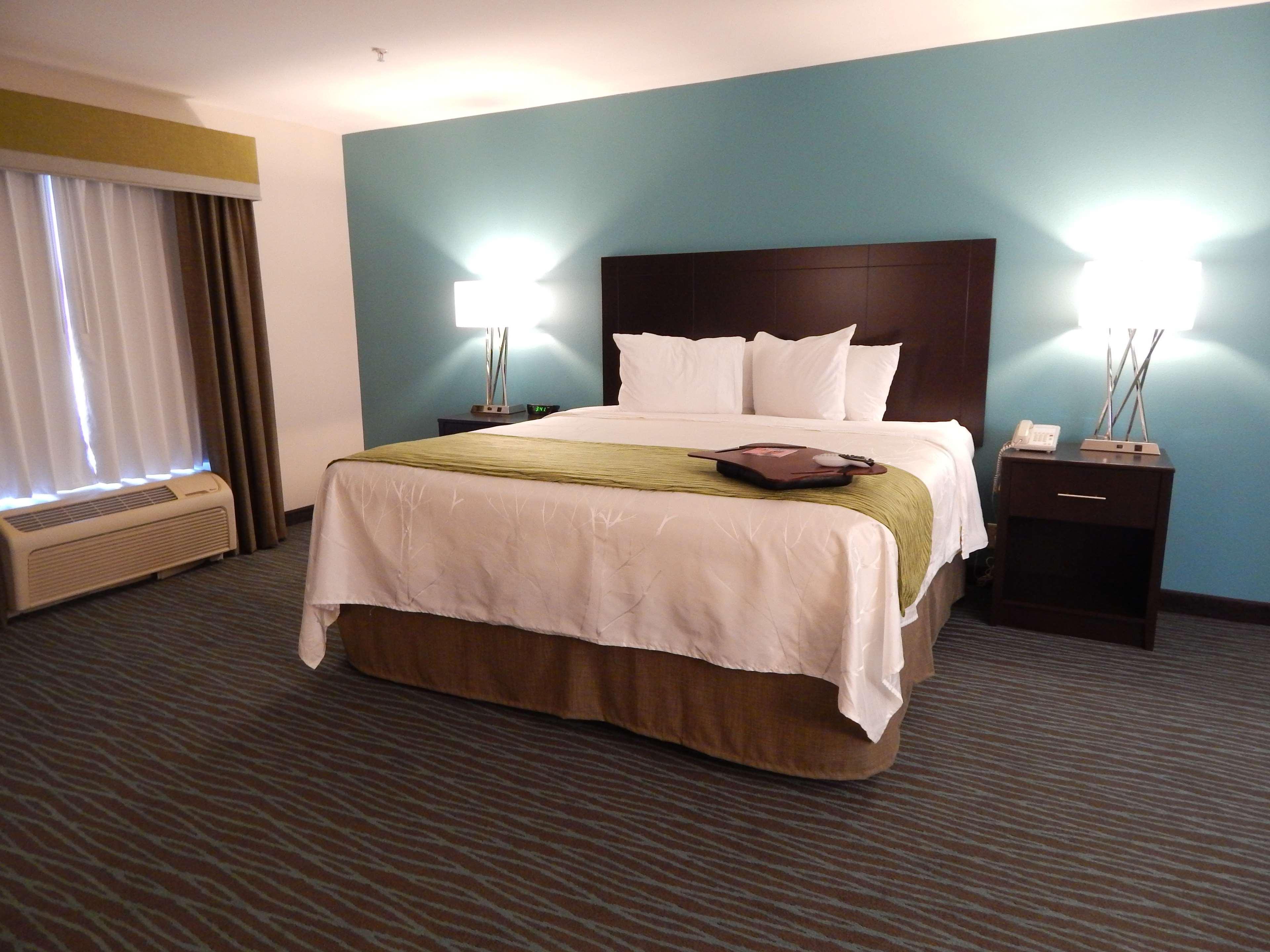 Ramada By Wyndham Burkburnett - Wichita Falls Exterior photo