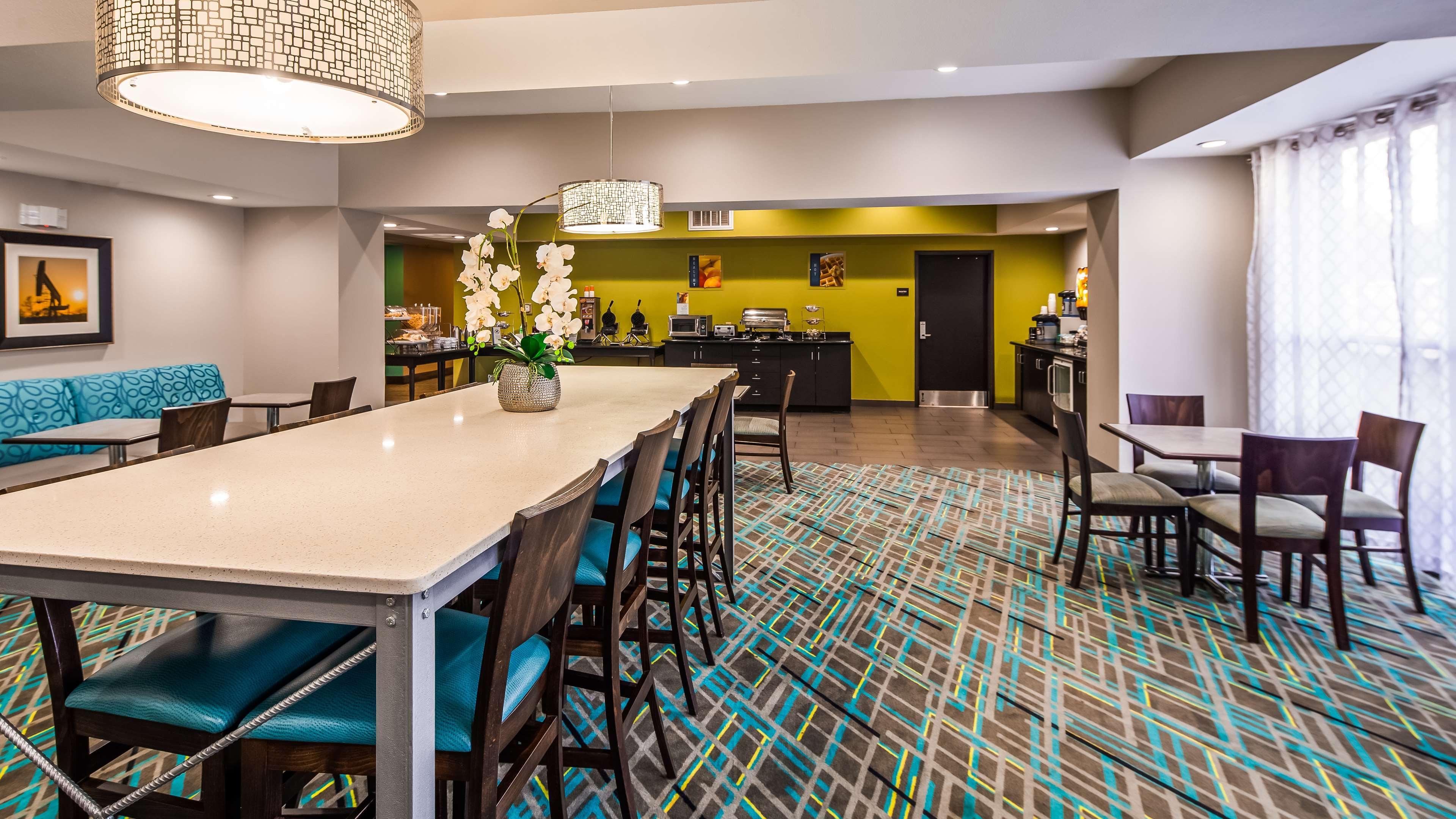 Ramada By Wyndham Burkburnett - Wichita Falls Exterior photo